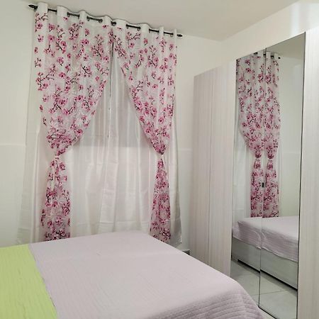 Lovely Appartment Near Como Casnate con Bernate Kültér fotó